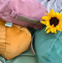 Załaduj obraz do przeglądarki galerii, Poduszka podróżna do medytacji BE CLASSIC