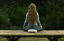 Load image into Gallery viewer, Podróżna poduszka do medytacji - BE NATURAL