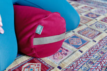 Załaduj obraz do przeglądarki galerii, Duży Bolster Be Classic - Malinowy Róż