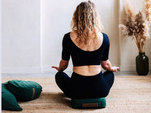 Załaduj obraz do przeglądarki galerii, Poduszka podróżna do medytacji BE CLASSIC