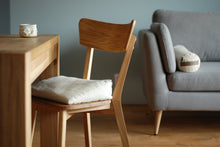 Załaduj obraz do przeglądarki galerii, Poduszka do siedzenia Be Natural - Plażowa Biel