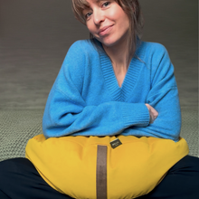 Załaduj obraz do przeglądarki galerii, Poduszka Księżycowa Be Classic - Malinowy Róż