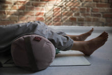 Załaduj obraz do przeglądarki galerii, Duży Bolster Be Classic - Winny Róż