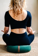 Załaduj obraz do przeglądarki galerii, Fasolka - poduszka do medytacji