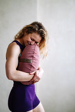 Załaduj obraz do przeglądarki galerii, Fasolka - poduszka do medytacji