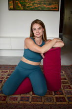 Załaduj obraz do przeglądarki galerii, Duży Bolster Be Classic - Lazurowy Obłok