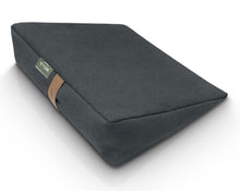 Load image into Gallery viewer, poduszka klin do siedzenia wypełniona gryką w pokrowcu z lnu i bawełny w kolorze grafitowym