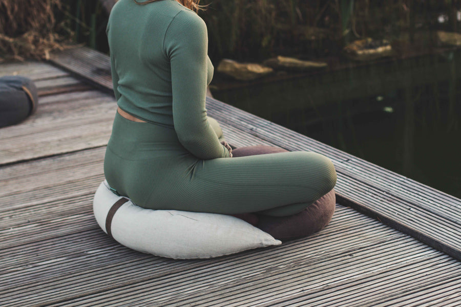 Poduszka do medytacji - jak wybrać odpowiednią poduszkę